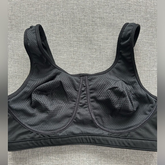 Vintage Patagonia Women's Black Sports Bra - Picture 3 of 6